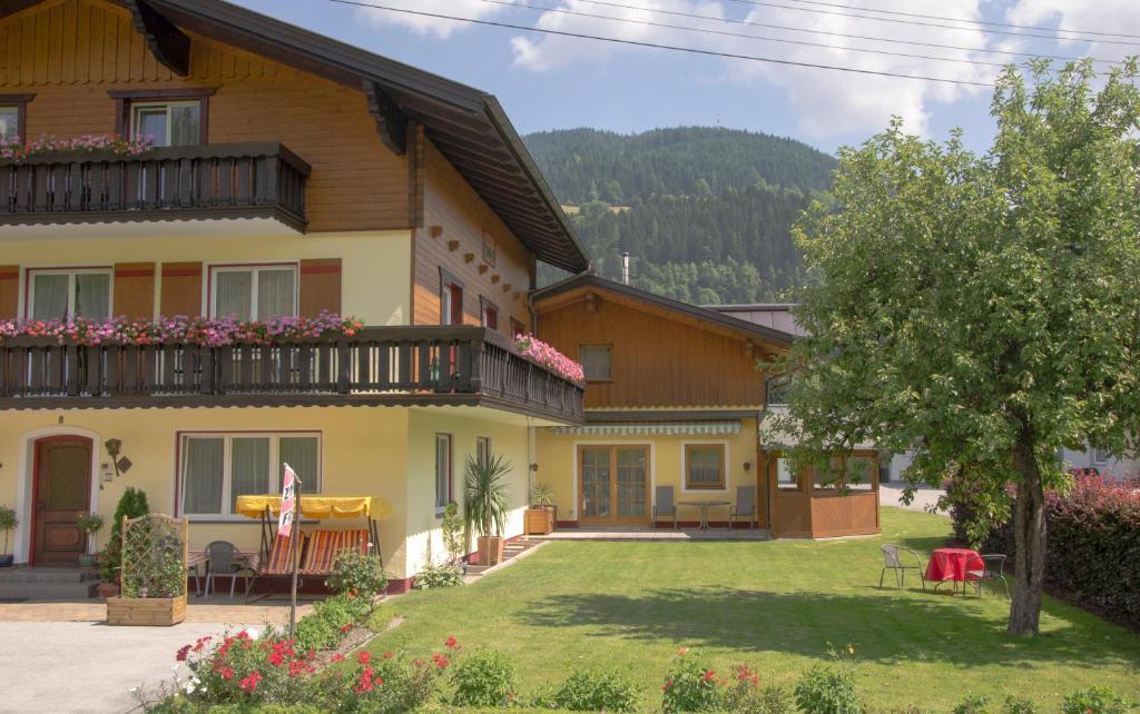 Готель Haus Dachstein Schnitzer Ебен-ім-Понґау Екстер'єр фото
